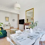 Modern Apartment - 2Bd 4P - Louvre Marais