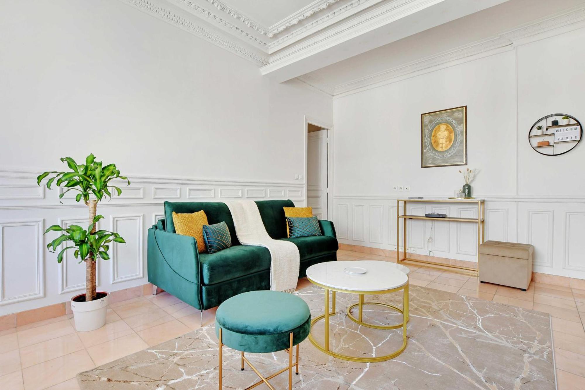 Modern - 2bd 4p - Louvre Marais Apartment Paris